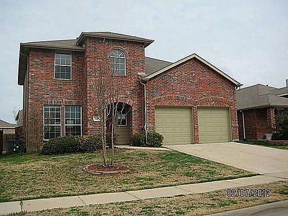 1st image of 328 Highland Glen Dr