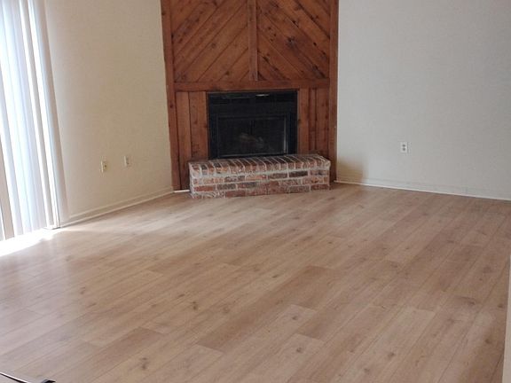 4th image of 13755 Kenner Ave APT C