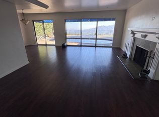 2120 La Canada Crest Dr, La Canada Flintridge, CA 91011
