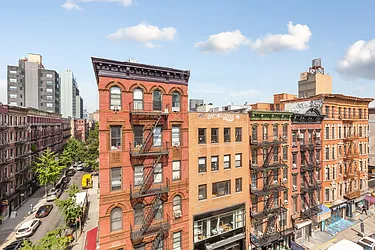 85 Rivington Street in Lower East Side