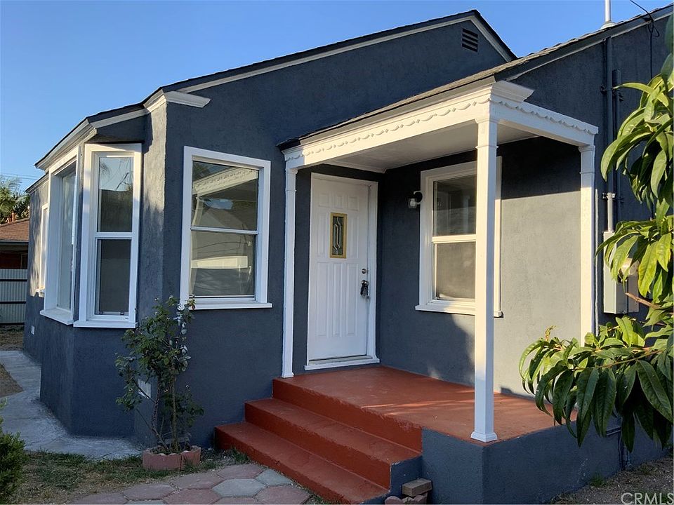 1st image of 440 E 121st St