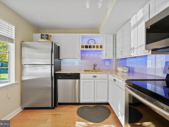 4th image of 50 Bickel Ct