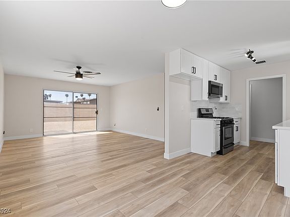 5th image of 4819 E Twain Ave