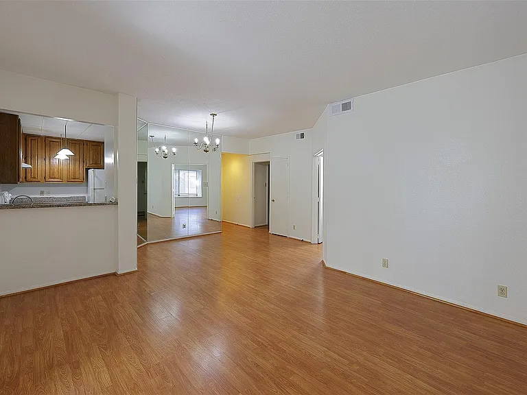 2209 S Braeswood Blvd #32C — Photo 4