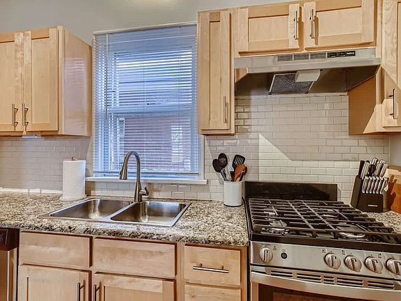 3rd image of 601 S Pennsylvania St #80-ID1054693P