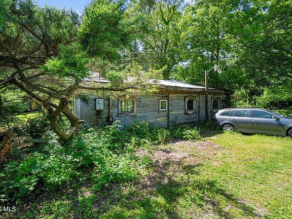 3rd image of 1464 Berkey Rd