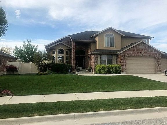 Front view of home