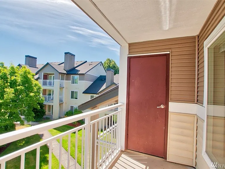 12303 Harbour Pointe Blvd #V202 — Photo 4