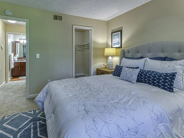 Legacy - Wynnwood Vinings Apartments