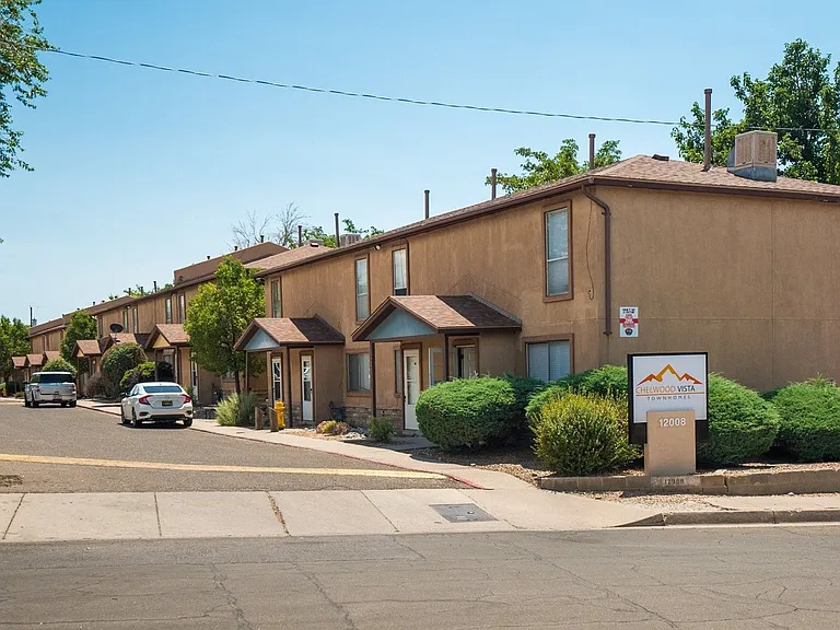 Spacious 2-Bedroom Townhomes — Photo 14