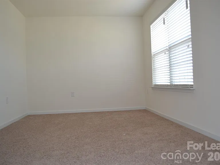 4511 Trunk Bay Dr — Photo 8