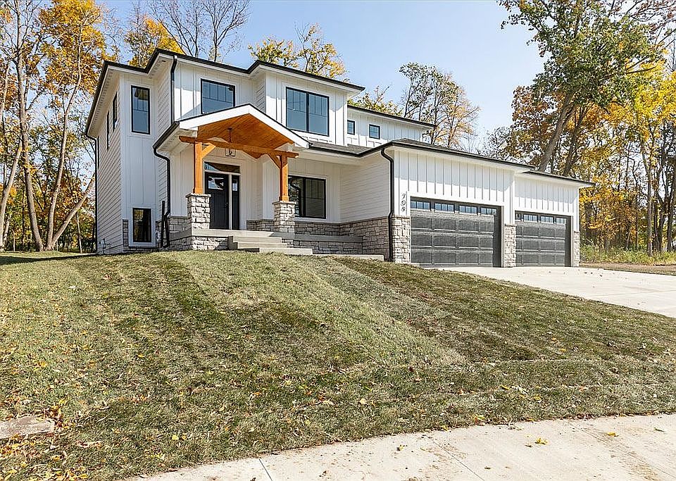 1st image of 709 Bridgeview St