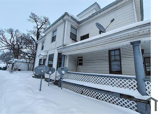 2nd image of 602 Forest Ave #1