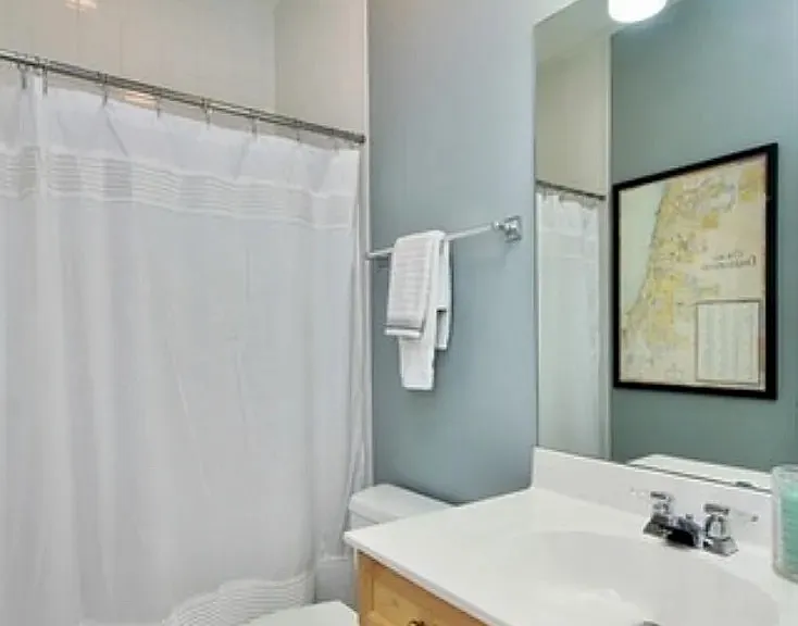 1639 N Oakley Ave #2 — Photo 3