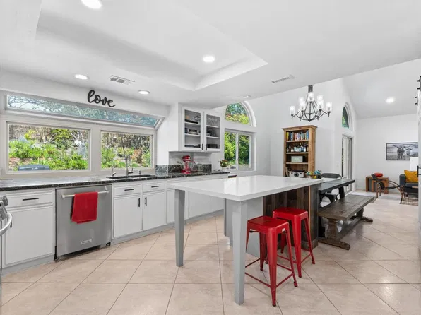 1523 Madrid Dr, Vista, CA 92081