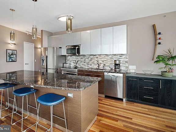 5th image of 2101 Market St Unit 3102
