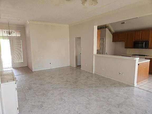 5th image of 10319 Sable Trail Ln