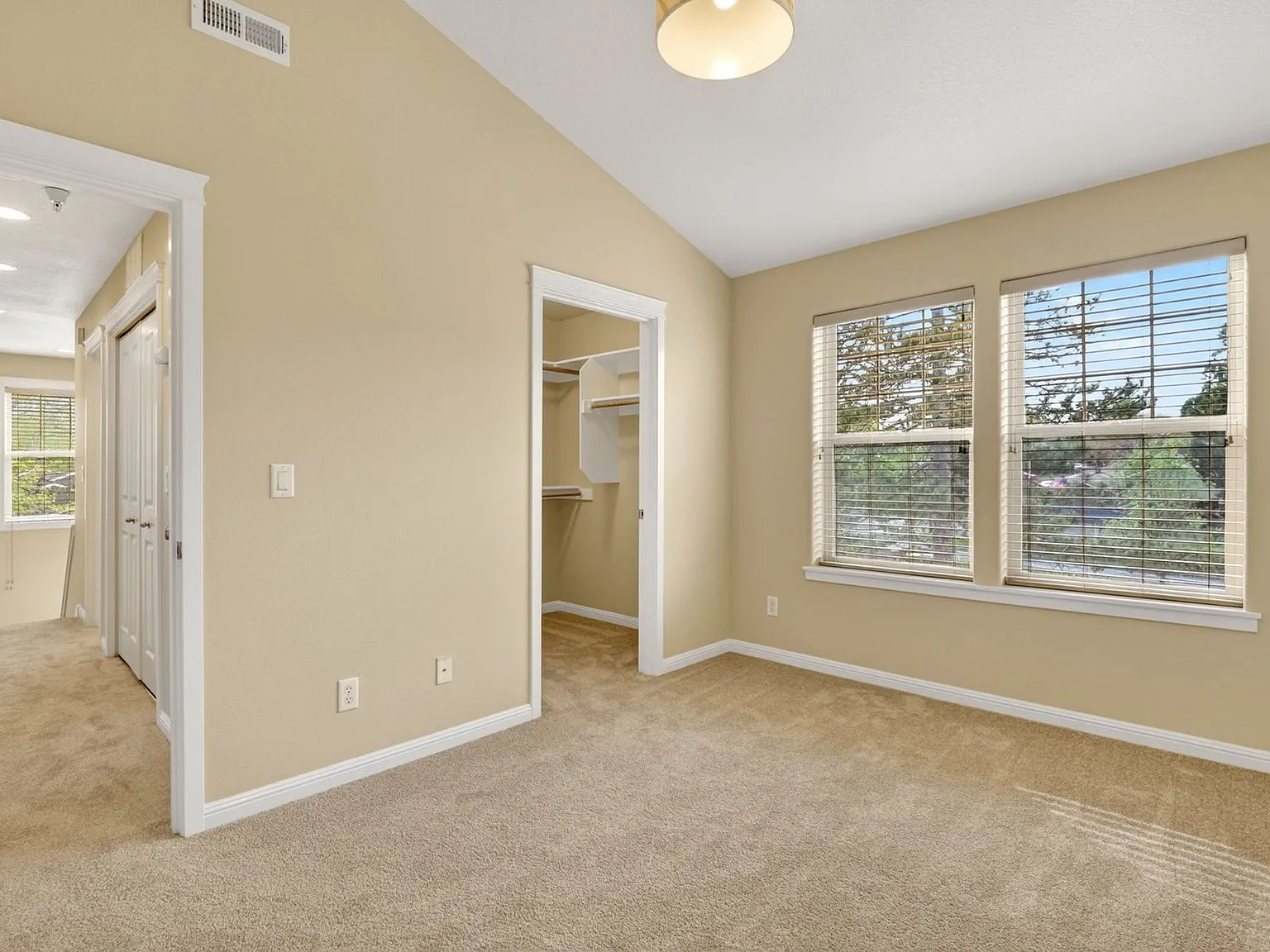 Eastman Parkway Townhouses — Photo 4