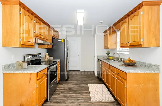 3 bed, 2.0 bath, 1300 sqft, $1,475 — Photo 2