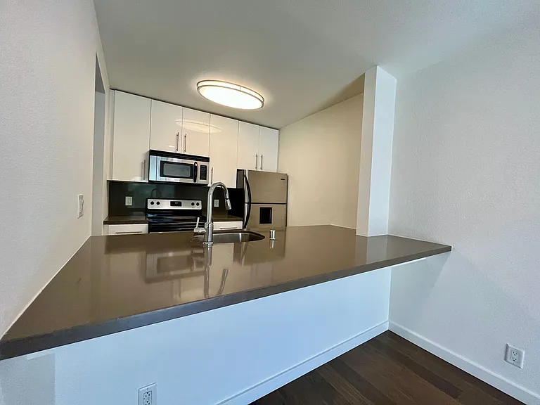 141 S Clark Dr #307 — Photo 7
