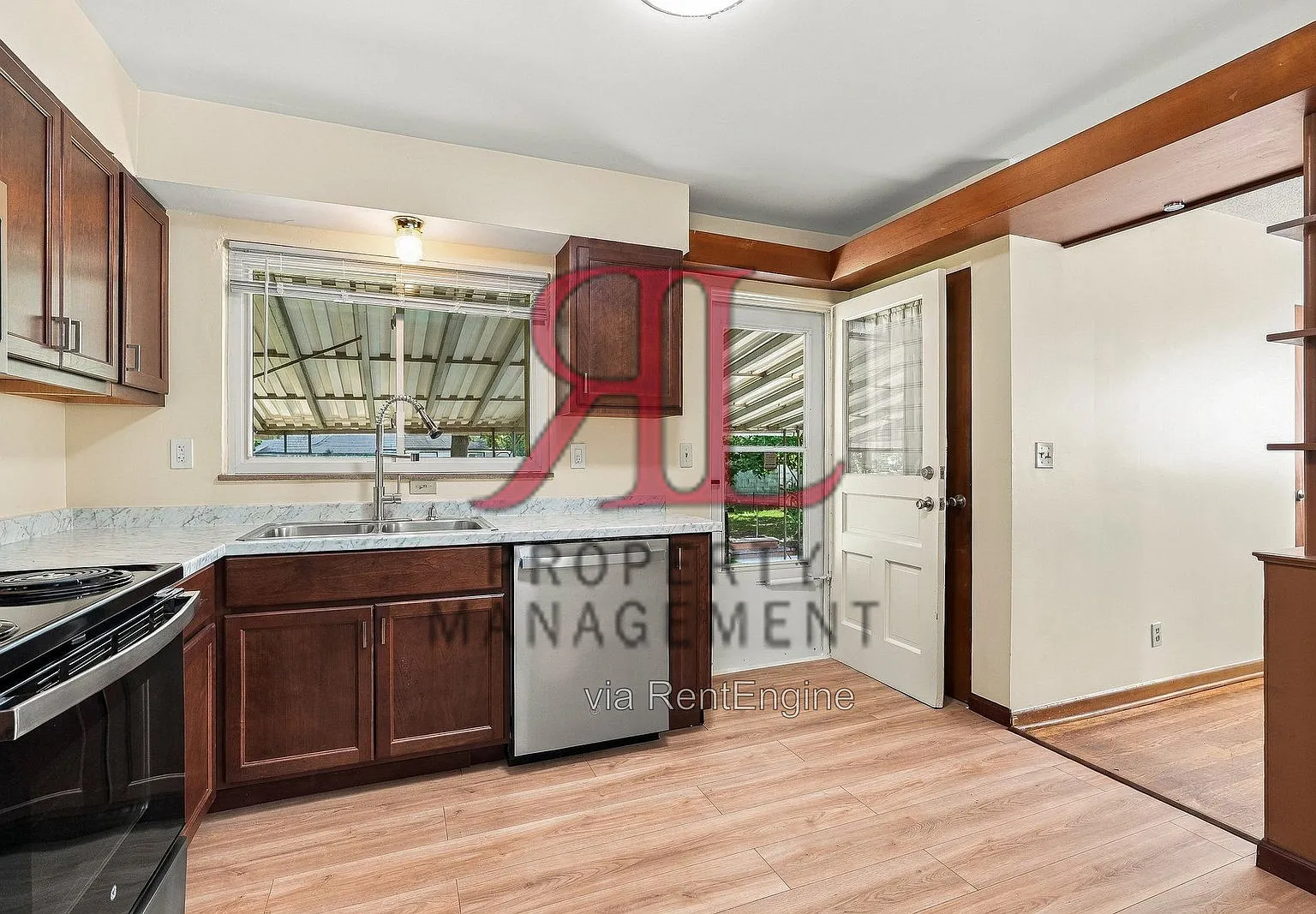 3 bed, 1.0 bath, 1008 sqft, $1,849 — Photo 4