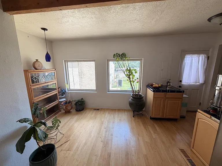 700 Solano Dr SE — Photo 27