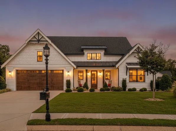 8289 Blackrock Dr, Ooltewah, TN 37363
