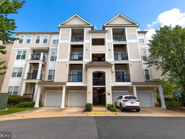 11321 Aristotle Dr #3303, Fairfax, VA 22030