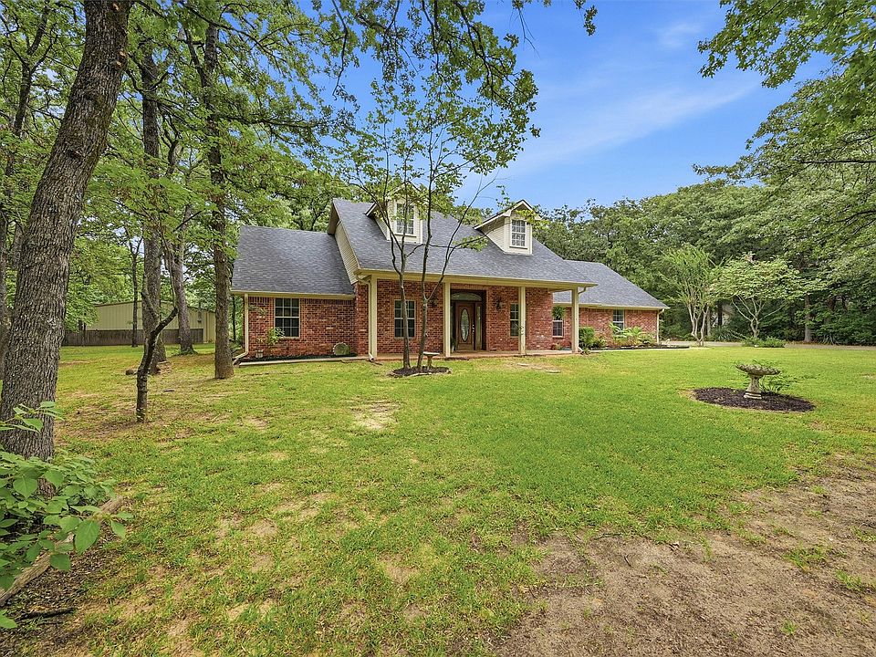 1st image of 197 Green Oaks Dr
