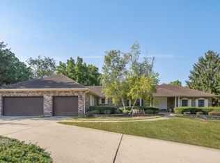 104 Stone Gate Dr, Oswego, IL 60543