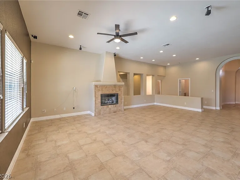 8347 Campbell Springs Ave — Photo 9