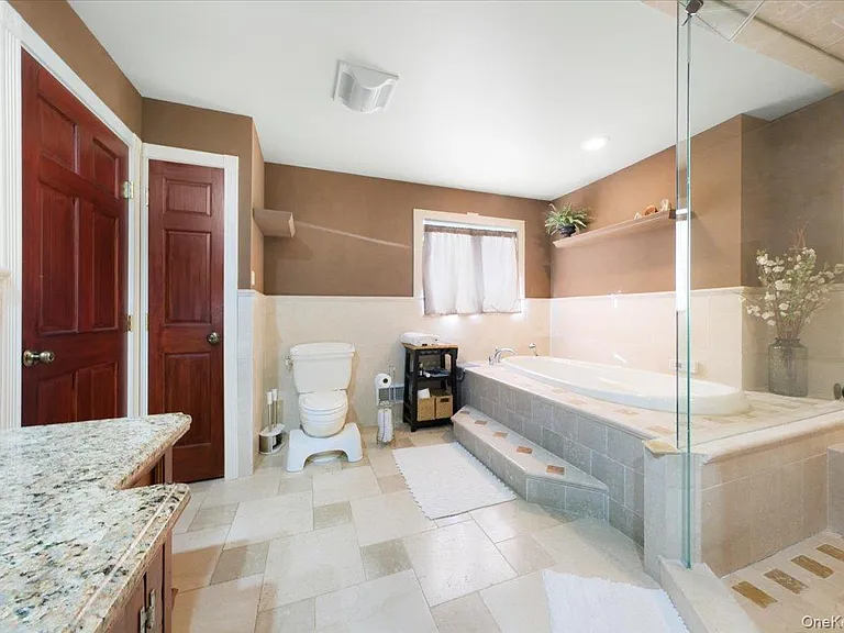 1403 Kings Hwy — Photo 29