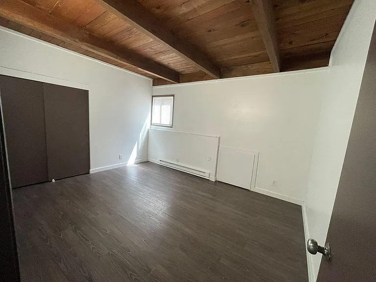 204 Dennis Way — Photo 12