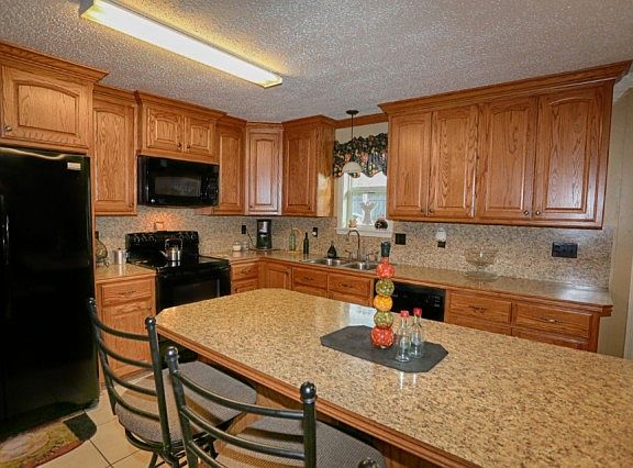 5th image of 15230 Palmetto Ln