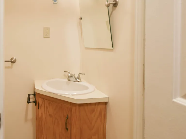 58 Woodley Ct #10 — Photo 6