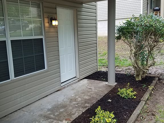 3rd image of 2068 Honeysuckle Ln #2090