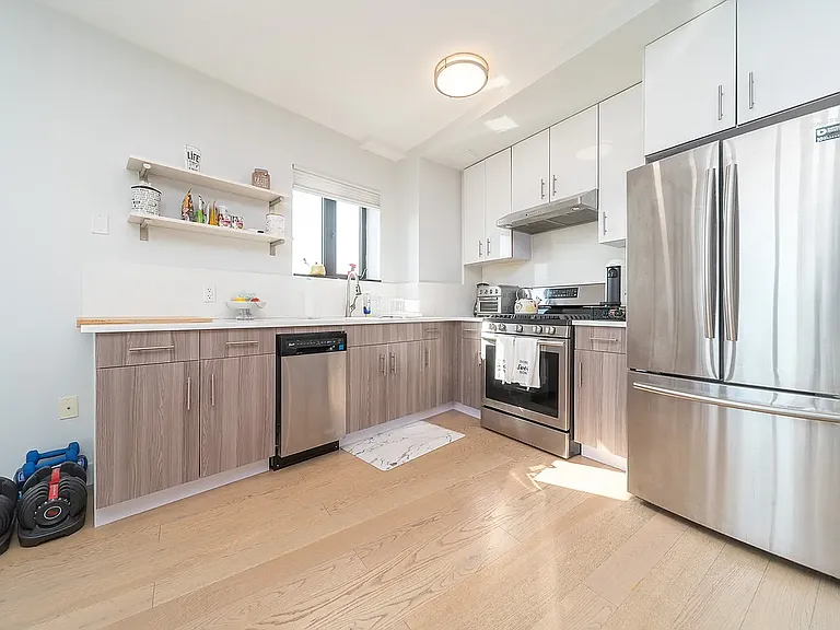 6298 Woodhaven Blvd #4 — Photo 8