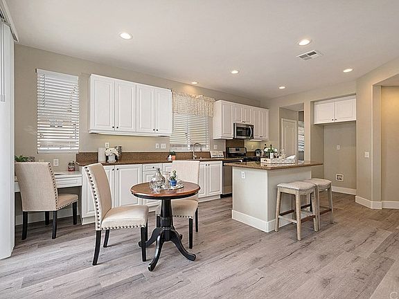 5th image of 214 Kensington Park