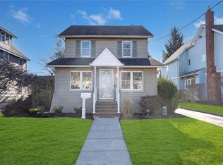 202 Linden St, Rockville Centre, NY 11570