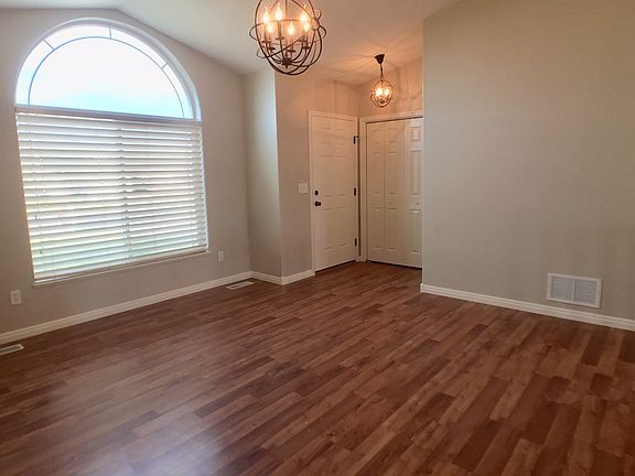 5th image of 3920 E Clearfield Ln