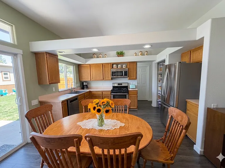 162 W Woodbury Dr — Photo 8