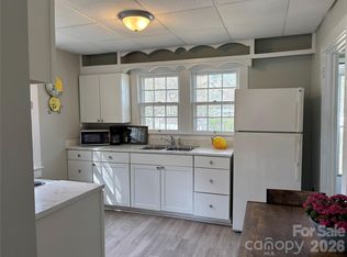 214 W Maine Ave, Bessemer City, NC