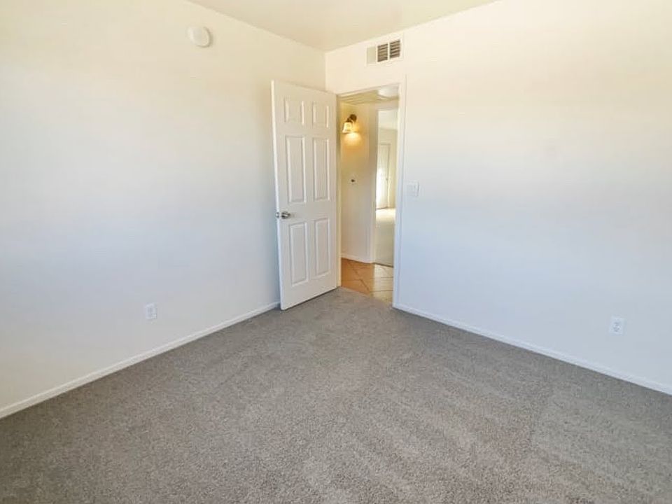 1st image of 2860 N Estrella Ave