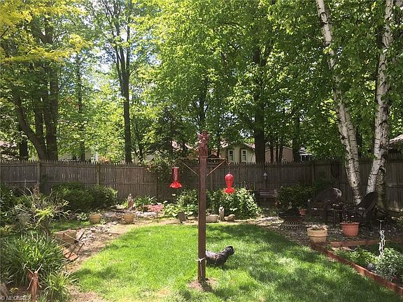 2nd image of 1795 Lemont Dr