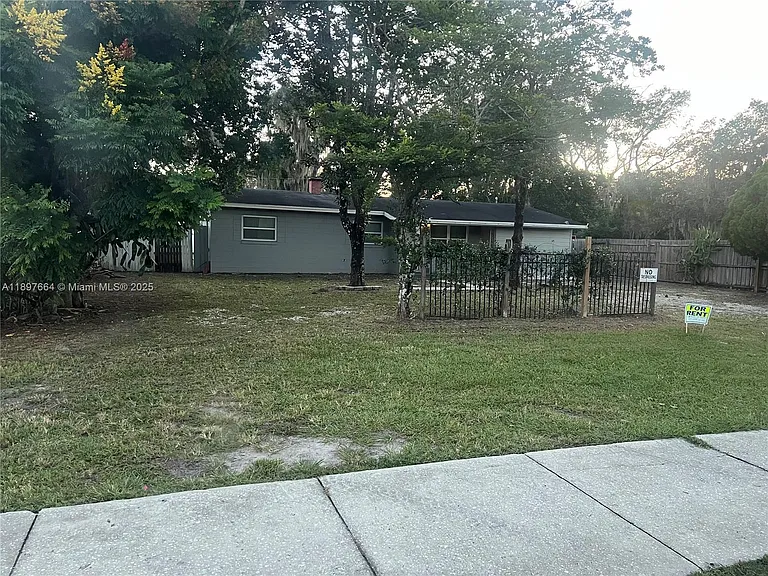 6632 Edgewater Dr — Photo 2