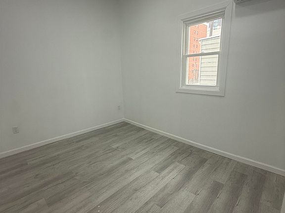 5th image of 221 Summit Ave APT 2