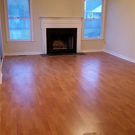 4th image of 102 Oak Leaf Dr