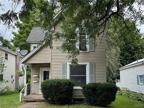 2nd image of 411 Oneida St