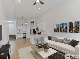 1644 W 21st St APT 1, Chicago, IL 60608