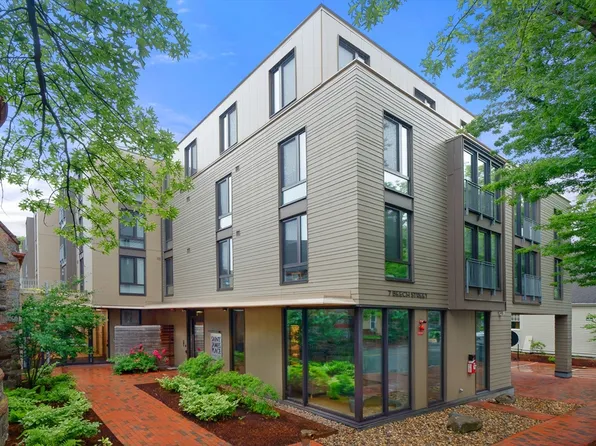 7 Beech St #302, Cambridge, MA 02140
